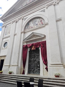 Facciata esterna del Santuario della Madonna del Buon Consiglio 